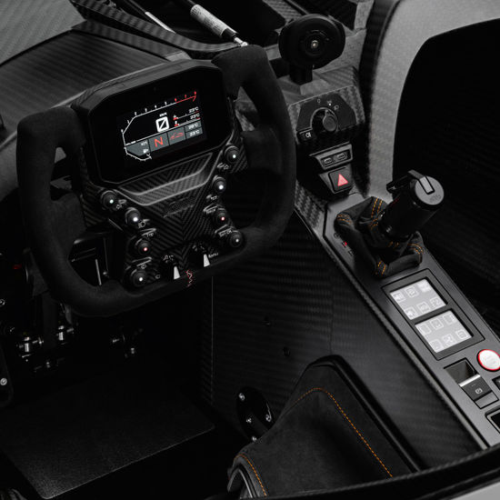 Removable racing steering wheel with integrated display